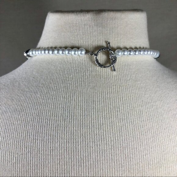 Obsidian & Pearls Statement Piece Necklace - Picture 4 of 7